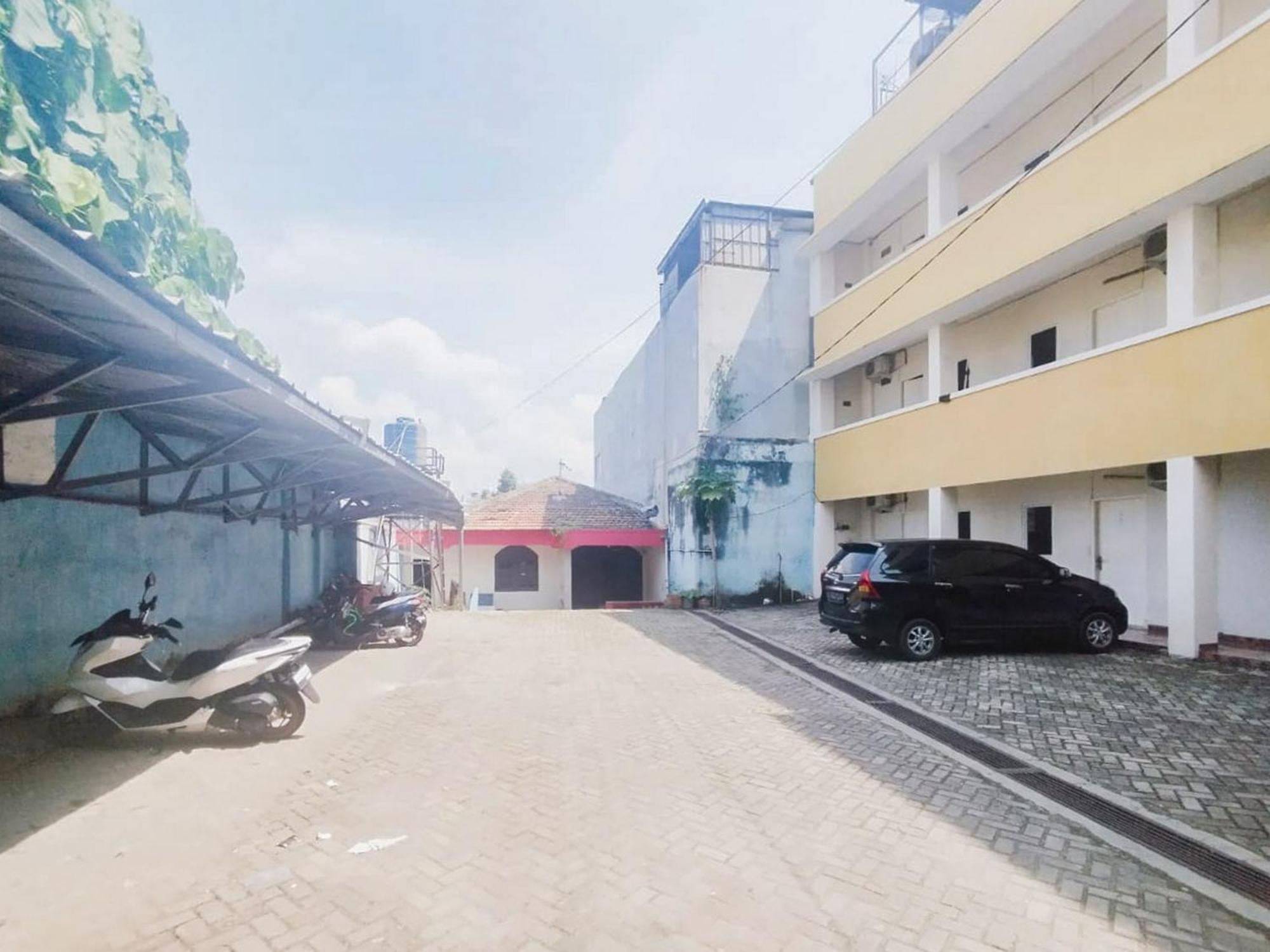 Reddoorz At Jalan Diponegoro Bandar Lampung Hotel Exterior foto