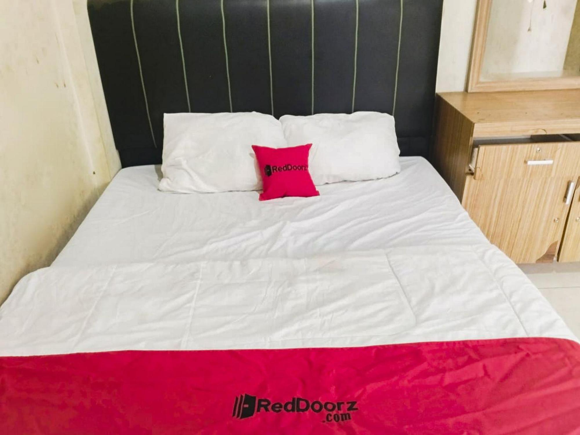 Reddoorz At Jalan Diponegoro Bandar Lampung Hotel Exterior foto